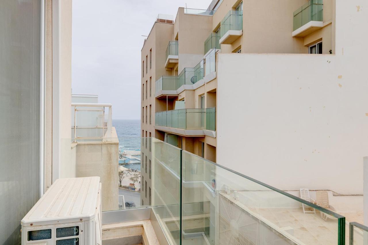 Prime Location Apartment With Side Seaviews Sliema Eksteriør billede