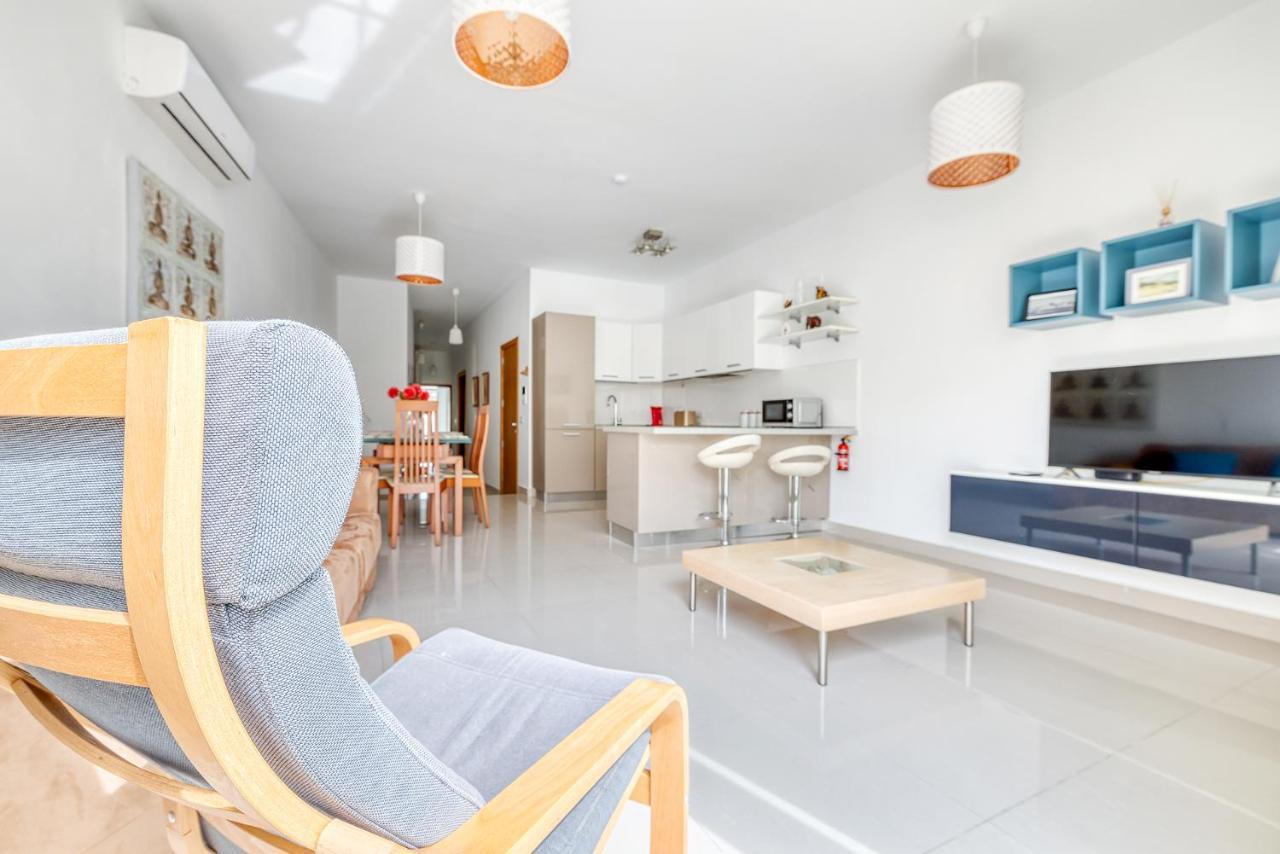 Prime Location Apartment With Side Seaviews Sliema Eksteriør billede