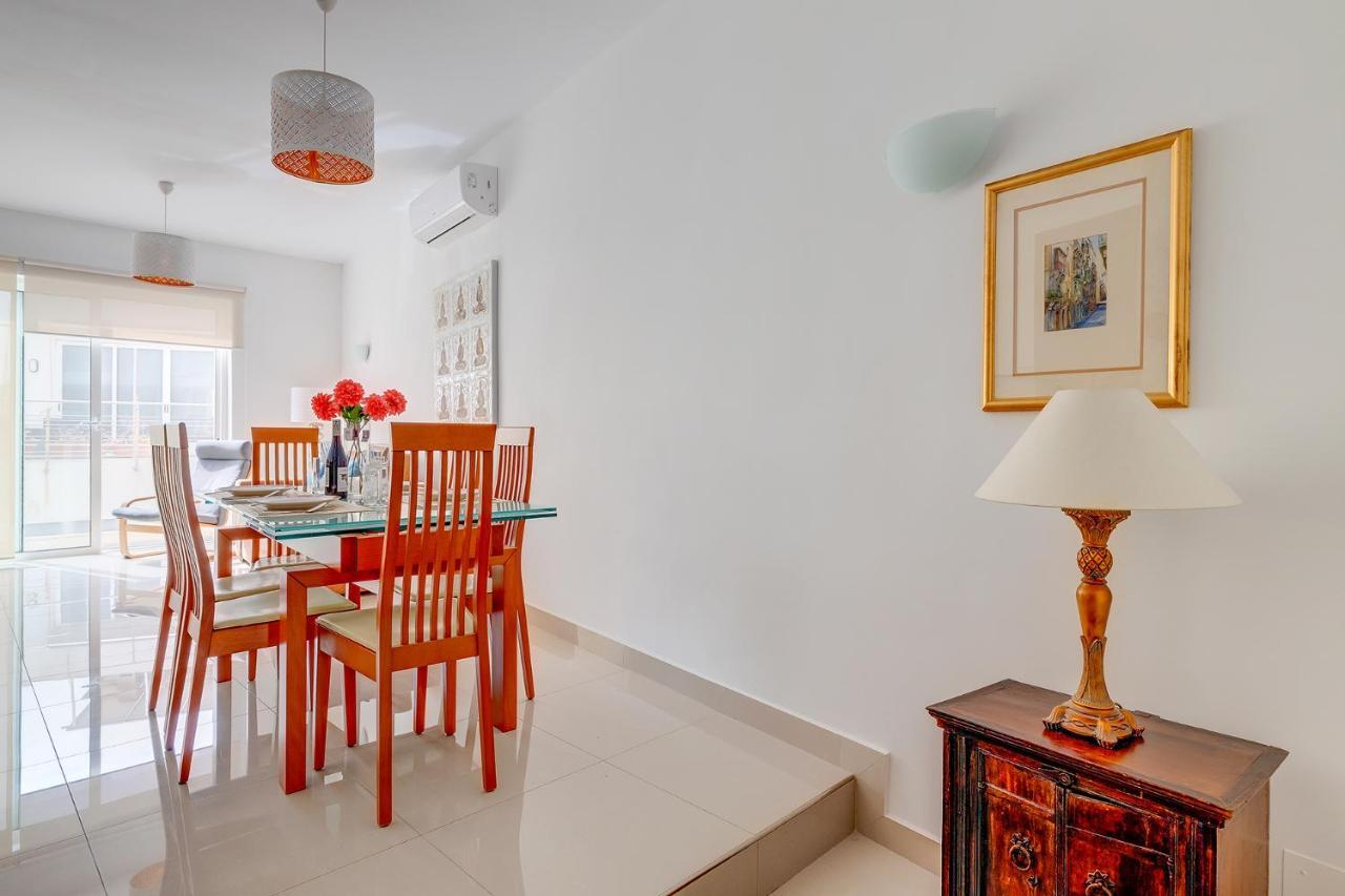 Prime Location Apartment With Side Seaviews Sliema Eksteriør billede