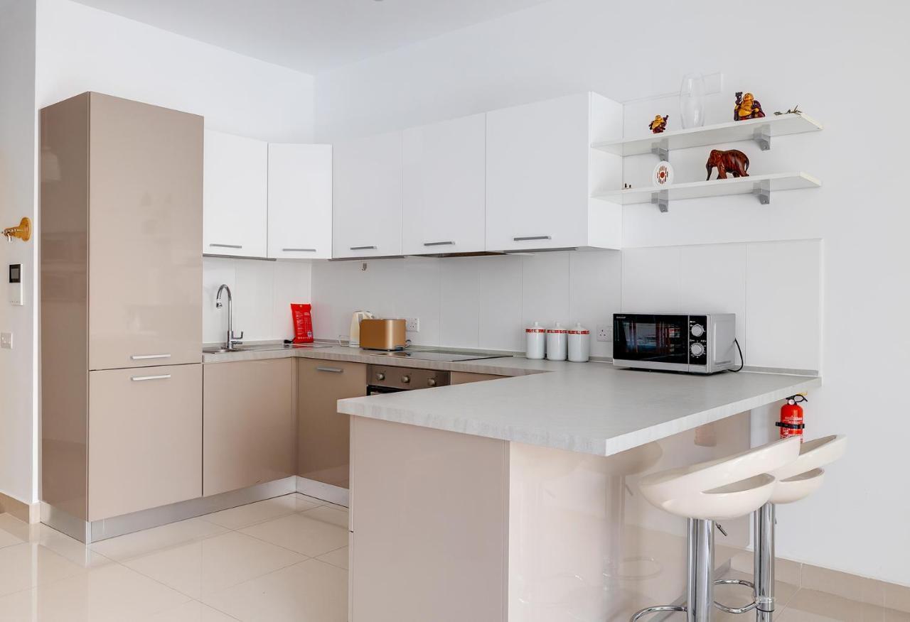 Prime Location Apartment With Side Seaviews Sliema Eksteriør billede