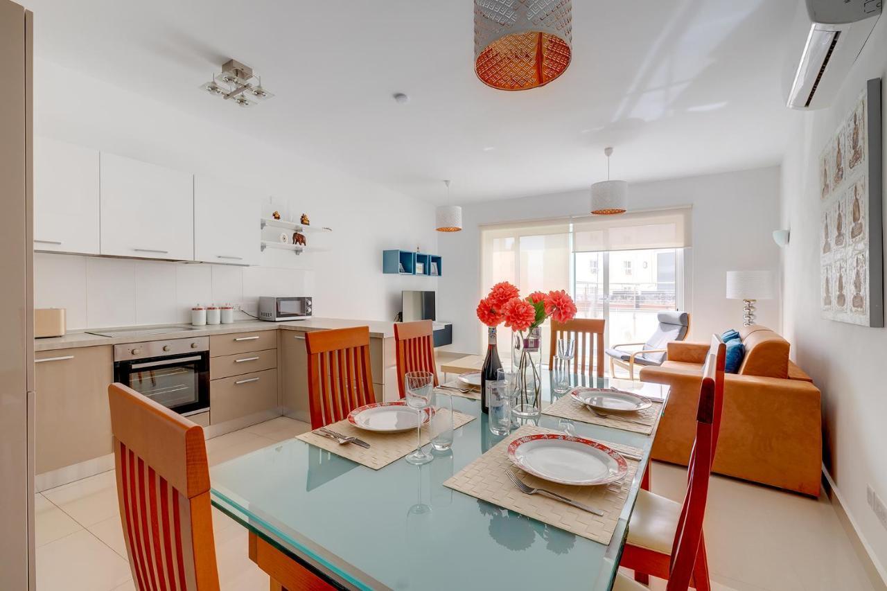 Prime Location Apartment With Side Seaviews Sliema Eksteriør billede