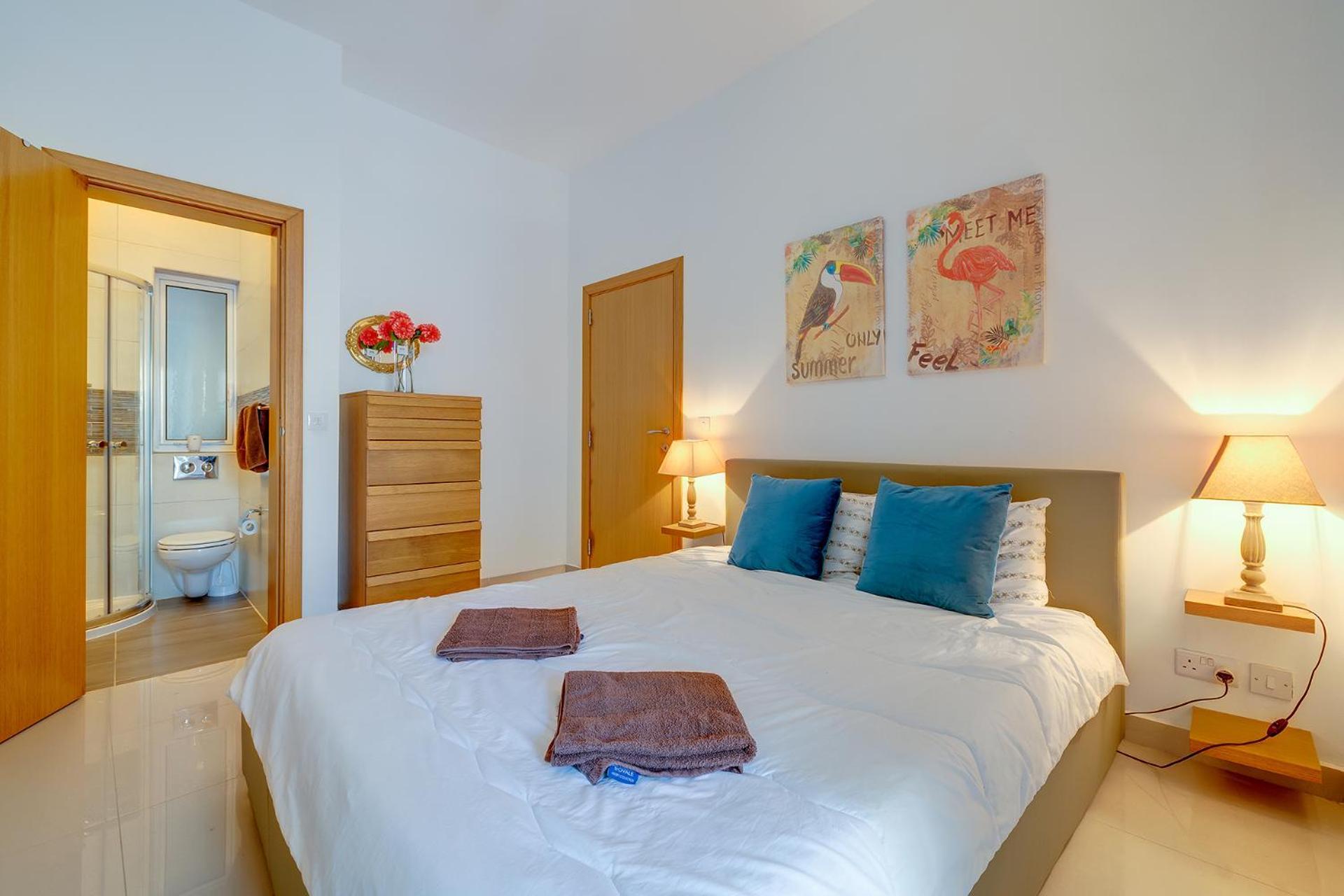 Prime Location Apartment With Side Seaviews Sliema Eksteriør billede