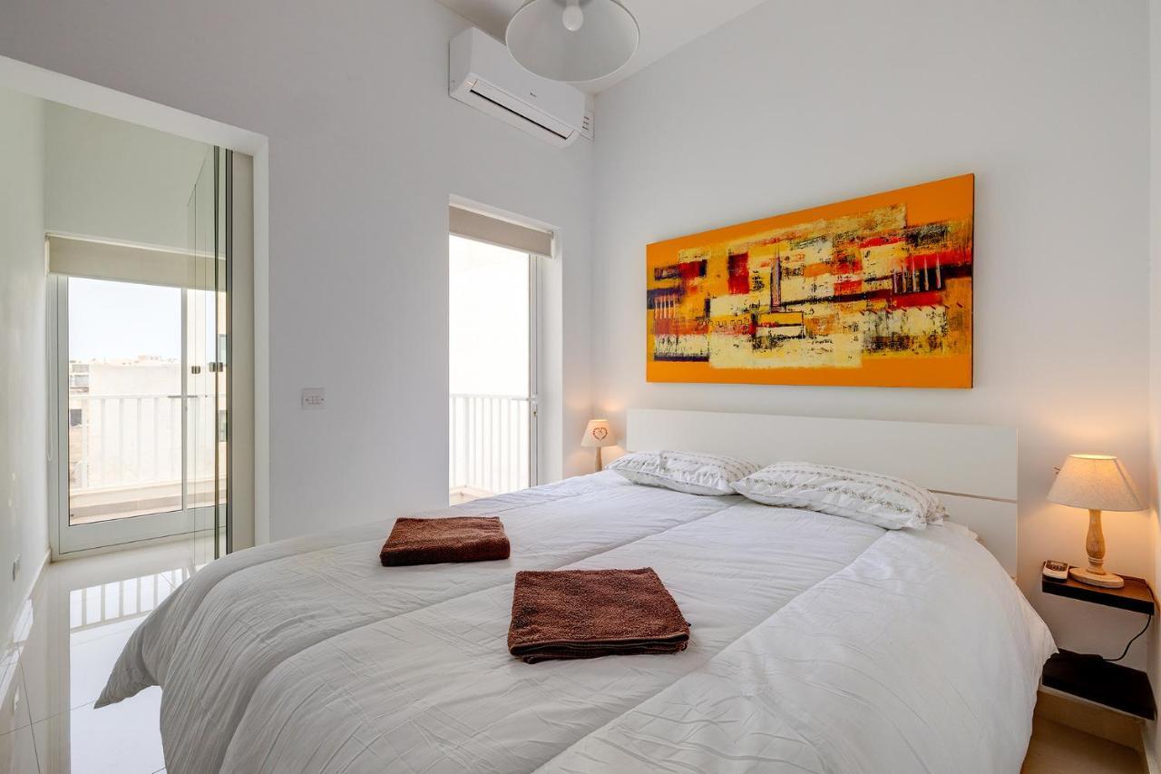 Prime Location Apartment With Side Seaviews Sliema Eksteriør billede