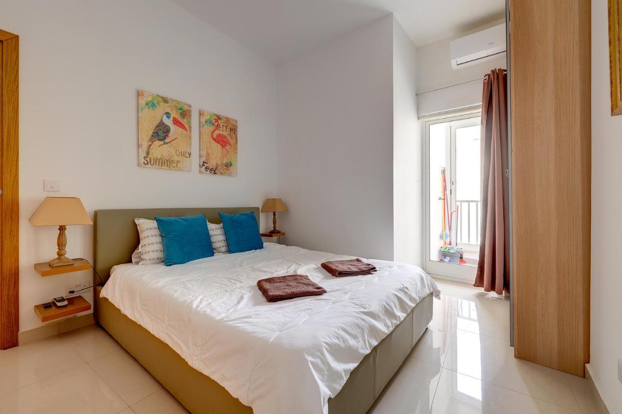 Prime Location Apartment With Side Seaviews Sliema Eksteriør billede