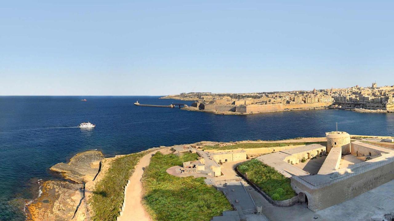 Prime Location Apartment With Side Seaviews Sliema Eksteriør billede