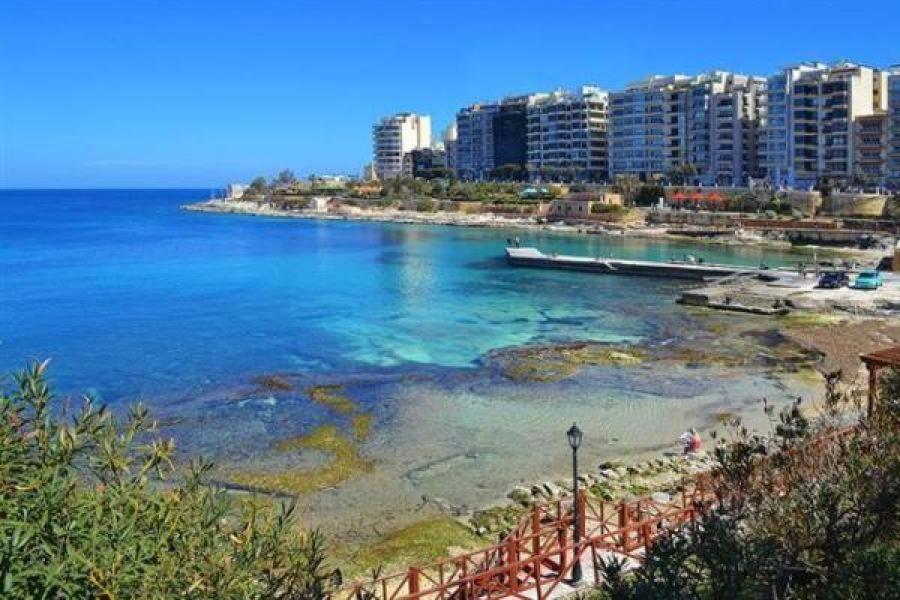 Prime Location Apartment With Side Seaviews Sliema Eksteriør billede