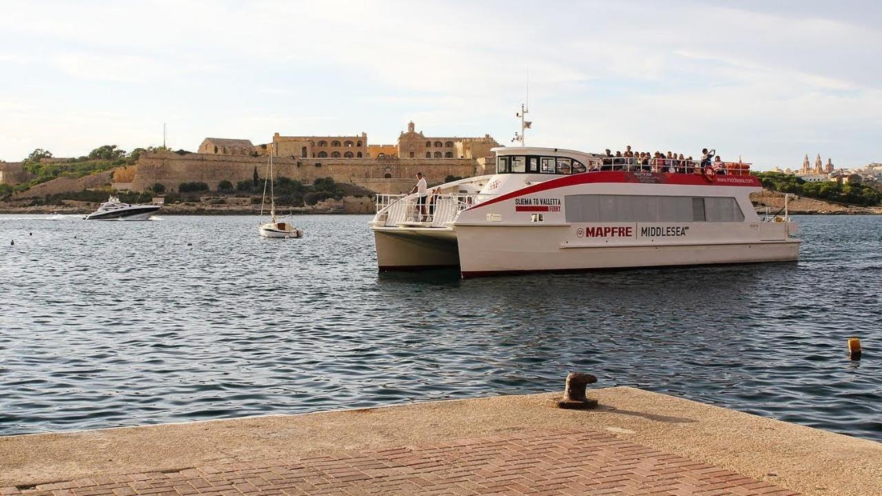 Prime Location Apartment With Side Seaviews Sliema Eksteriør billede