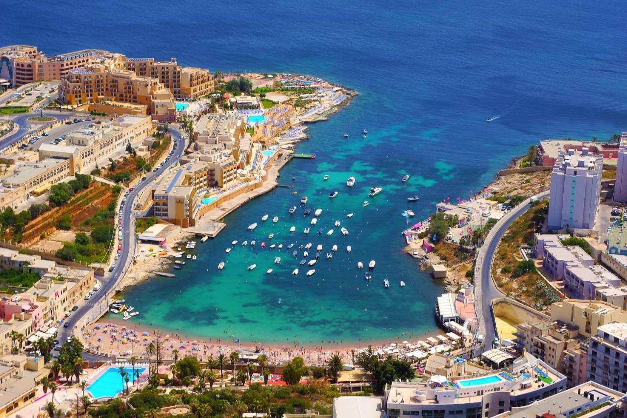 Prime Location Apartment With Side Seaviews Sliema Eksteriør billede