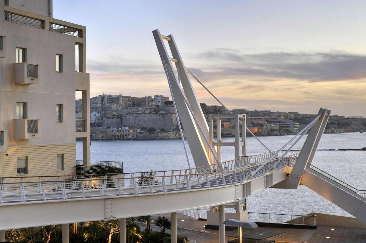 Prime Location Apartment With Side Seaviews Sliema Eksteriør billede