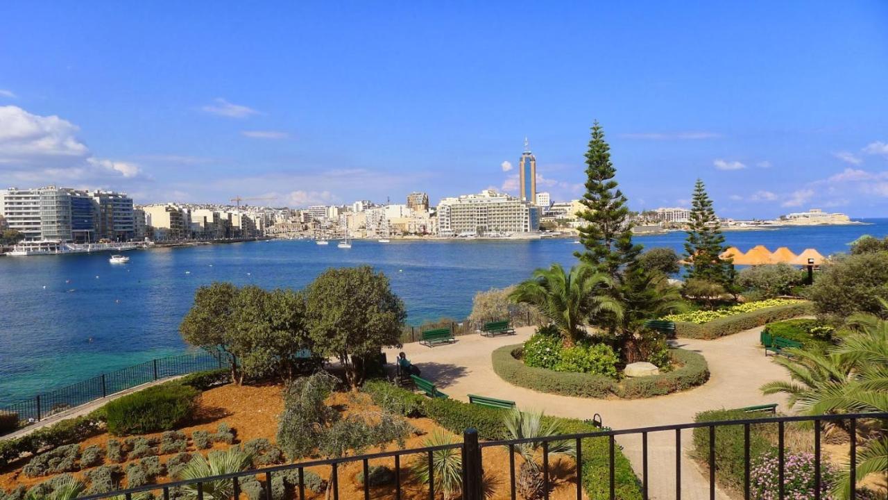 Prime Location Apartment With Side Seaviews Sliema Eksteriør billede